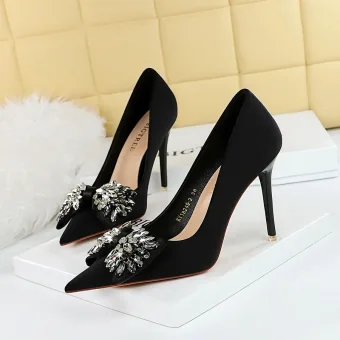 Fine Svart Rhinestone Aften Pumps 2023 10 Cm Høyhælte Spisse Pumps Stiletthæler
