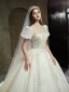 High End Vintage Ivory / Creme Perlenstickerei Perle Strass Brautkleider / Hochzeitskleider 2022 Ballkleid Rundhalsausschnitt Kurze Ärmel Rückenfreies Königliche Schleppe Hochzeit