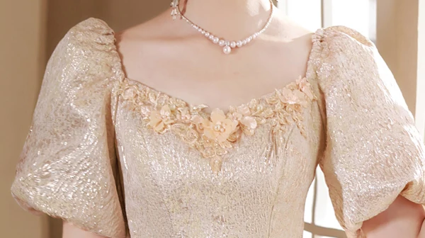 Chic / Beautiful Champagne Pearl Appliques Glitter Prom Dresses 2024 A-Line / Princess Square Neckline Puffy Short Sleeve Backless Floor-Length / Long Prom Formal Dresses