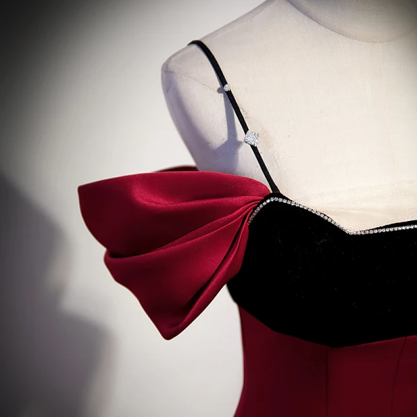 Charming Burgundy Rhinestone Satin Evening Dresses Backless 2023 A-Line / Princess Spaghetti Straps Short Sleeve Floor-Length / Long Evening Party Formal Dresses