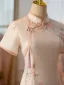 Chiński Styl Rumieniąc Różowy Z Koronki Kwiat Druk Podział Przodu Cheongsam 2024 Syrena / Rozkloszowane Wysokiej Szyi Kótkie Rękawy Długość Herbaty Bal