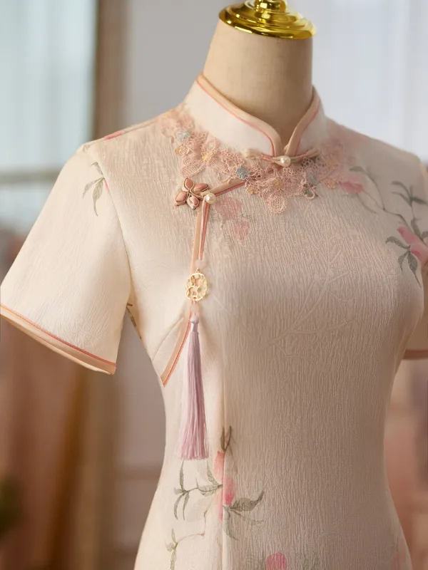 Chiński Styl Eleganckie Beżowe Z Koronki Kwiat Druk Długość Herbaty Cheongsam 2024 Syrena / Rozkloszowane Wysokiej Szyi Kótkie Rękawy