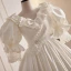 Vintage / Retro Audrey Hepburn Style Ivory Pearl Rhinestone Wedding Dresses 2023 Ball Gown Satin Ruffle V-Neck Bow Short Sleeve Backless Floor-Length / Long Wedding