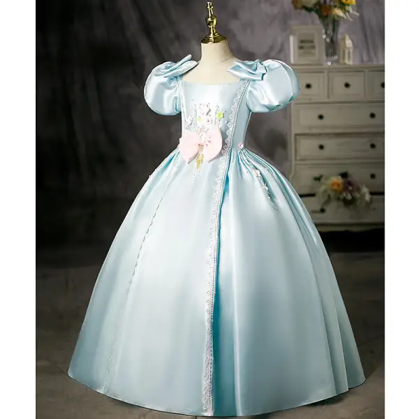 Élégant Bleu Ciel Perlage Perle Appliques Anniversaire Robe Ceremonie Fille 2022 Robe Boule Satin Encolure Carrée Gonflée Manches Courtes Dos Nu Noeud Longue Robe Ceremonie Fille