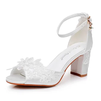 Élégant Blanche En Dentelle Fleur Chaussure De Mariée 2024 Bride Cheville 7 Cm Talons Épais Peep Toes Bout Ouvert Mariage Sandales Talons Hauts
