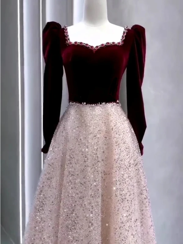 Elegant Burgundy Beading Sequins Velvet Prom Dresses 2024 A-Line / Princess Square Neckline Long Sleeve Backless Bow Floor-Length / Long Prom Formal Dresses