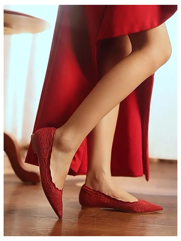 Elegant Burgundy Lace Flower Flat Wedding Shoes 2024 Leather Pointed Toe Wedding Pumps