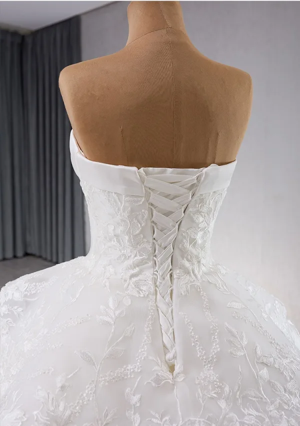 High-end Hvit Gripende Ruffles Blonder Blomst Brudekjoler 2024 Ballkjole Kjæreste Sløyfe Uten Ermer Ryggløse Royal Train Bryllup