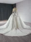 Haut de Gamme Blanche Fait main Faux Diamant Robe De Mariée 2024 Robe Boule Encolure Dégagée Manches Longues Tribunal Train Mariage