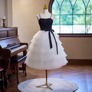 Vintage Originale Noire Perlage Volants En Cascade Robe De Graduation 2024 Robe Boule Bretelles Spaghetti Sans Manches Dos Nu Noeud Ceinture Thé Longueur De Retour