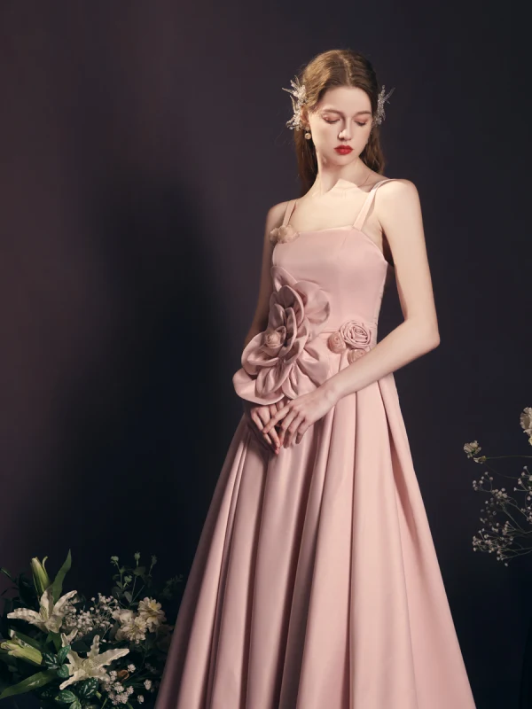 Chic / Belle Rougissant Rose Appliques Satin Robe De Bal 2023 Princesse Bretelles Spaghetti Sans Manches Dos Nu Thé Longueur Robe De Ceremonie