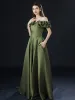 Vintage / Retro Olive Green Off-The-Shoulder Prom Dresses 2021 A-Line / Princess Crossed Straps Ruffle Short Sleeve Solid Color Satin Sweep Train Evening Dresses