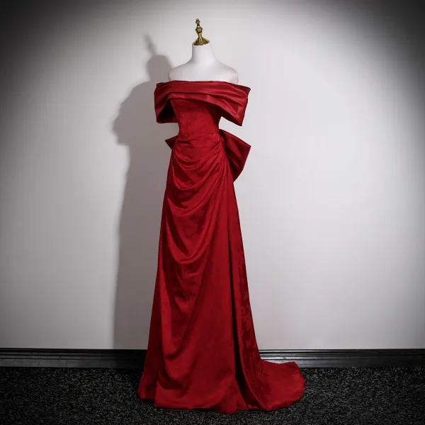 Elegant Burgundy Satin Prom Dresses 2025 A-Line / Princess Off-The-Shoulder Short Sleeve Backless Bow Sweep Train Formal Dresses