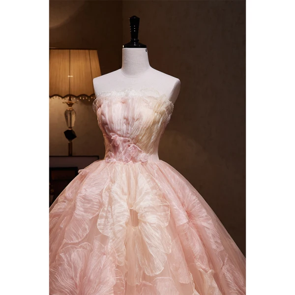 High-end Blushing Pink Flower Prom Dresses 2023 Ball Gown Strapless Sleeveless Backless Court Train Prom Formal Dresses