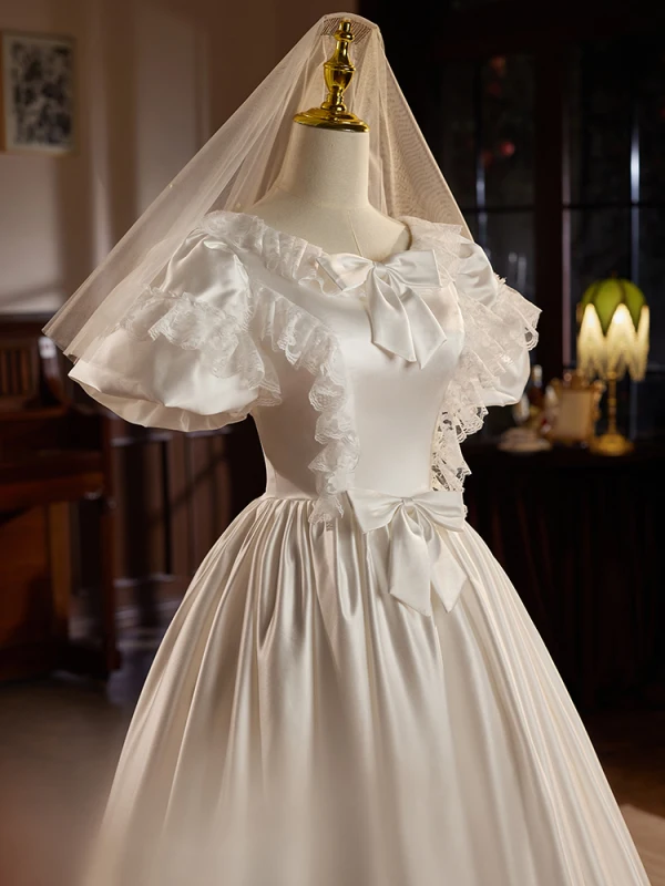 Vintage / Retro Ivory Satin Lace Wedding Dresses 2024 Ball Gown Scoop Neck Bow Puffy Short Sleeve Backless Floor-Length / Long Wedding