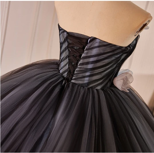 Charming Black Appliques Cascading Ruffles Prom Dresses 2024 Ball Gown Strapless Sleeveless Backless Floor-Length / Long Prom Formal Dresses