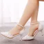 Chic / Belle Blanche En Dentelle Fleur Perle Faux Diamant Chaussure De Mariée 2023 9 cm Talons Aiguilles À Bout Pointu Mariage Talons Hauts