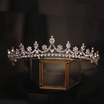 Fine Sølv Rhinestone Bryllup Tiara 2022 Zirkon Legering Tiara Har Tilbehor