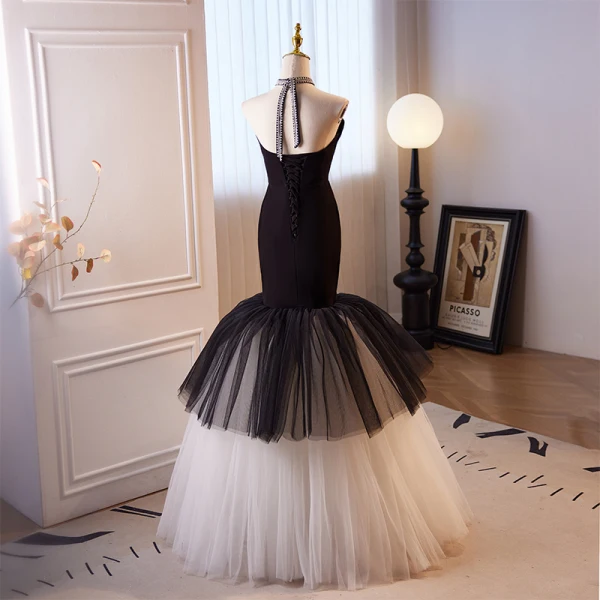 Unusual Black Evening Dresses 2023 Ball Gown Halter Sleeveless Backless Floor-Length / Long Evening Party Formal Dresses