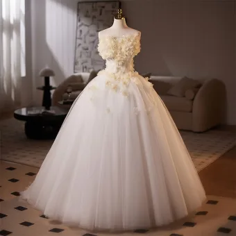 Chic Belle Blanche Appliques Robe De Bal 2025 Robe Boule Bustier Sans Manches Dos Nu Longue Robe De Ceremonie