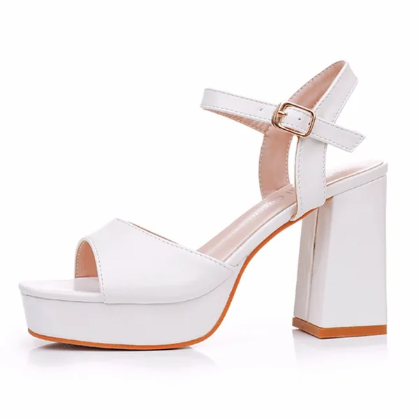 Minimalistisch Weiß Knöchelriemen Brautschuhe 2025 9 cm Thick Heels Peeptoes Hochzeit Sandaletten Hochhackige