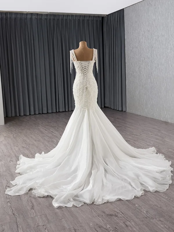 Haut de Gamme Blanche Fait main Perlage Perle Paillettes Robe De Mariée 2025 Trompette / Sirène Encolure Carrée Sans Manches Dos Nu Tribunal Train Mariage