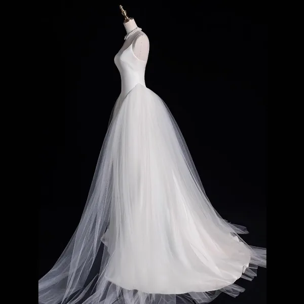 Audrey Hepburn-Stil Weiß Satin Brautkleider / Hochzeitskleider 2023 A Linie Spaghettiträger Ärmellos Rückenfreies Sweep / Pinsel Zug Hochzeit