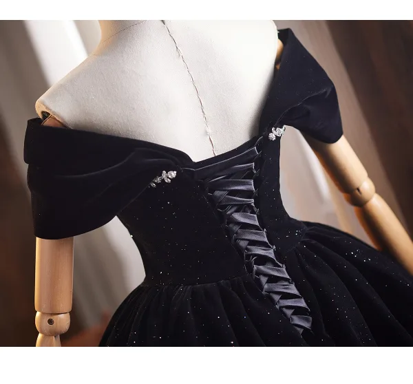Chic / Belle Noire Faux Diamant Paillettes de retour Courte Velours Robe De Graduation 2025 Princesse De l'épaule Manches Courtes Dos Nu