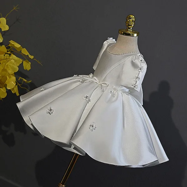 Chic / Beautiful White Appliques Bow Pearl Birthday Short Flower Girl Dresses 2025 Ball Gown Scoop Neck Short Sleeve