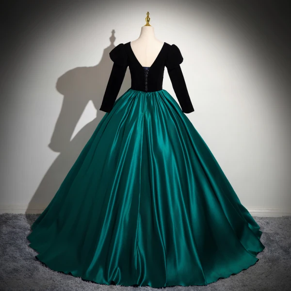 Vintage Dunkelgrün Satin Ballkleider 2024 Ballkleid V-Ausschnitt Lange Ärmel Rückenfreies Lange Ball Festliche Kleider