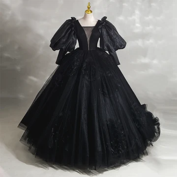 Audrey Hepburn Style Black Evening Party Evening Dresses 2023 Ball Gown Square Neckline Puffy 1 2 Sleeves Backless Court Train Formal Dresses