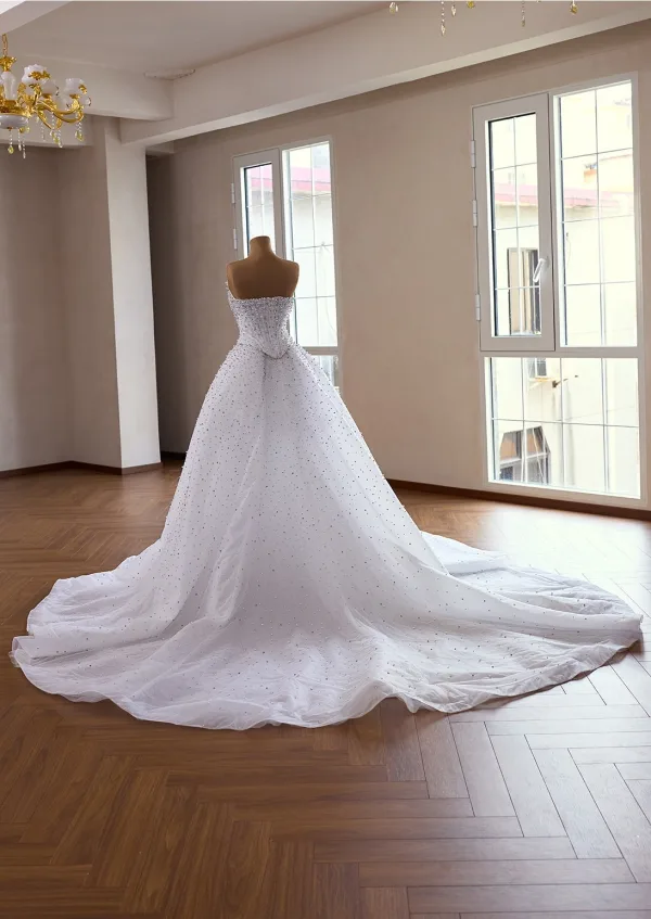Luxus / Herrlich Weiß Handgefertigt Perlenstickerei Perle Strass Brautkleider / Hochzeitskleider 2026 Meerjungfrau Bandeau Ärmellos Rückenfreies Sweep / Pinsel Zug