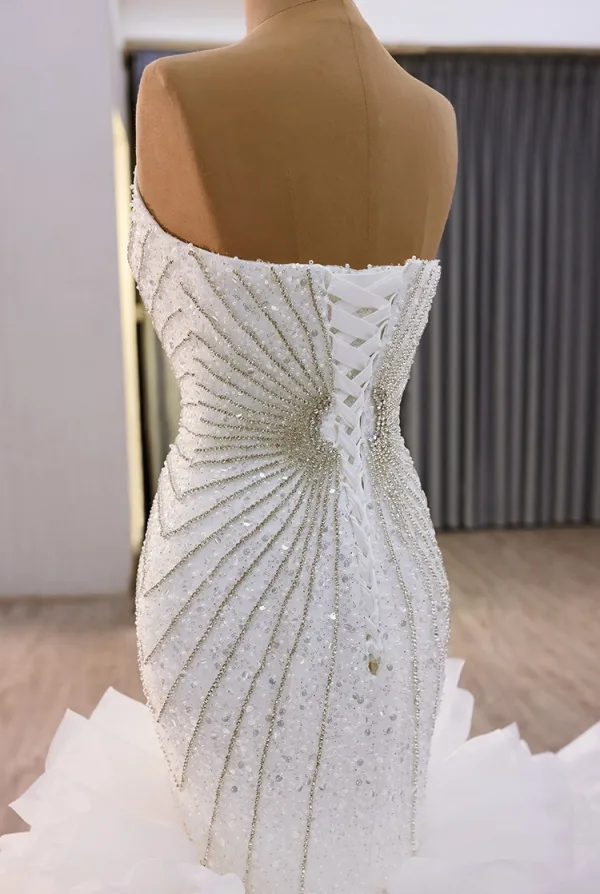 Charming Luxury / Gorgeous White Beading Pearl Rhinestone Cascading Ruffles Wedding Dresses 2025 Trumpet / Mermaid Strapless Sleeveless Backless Royal Train Wedding