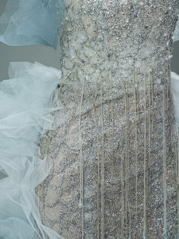 Scintillantes Luxe Argenté Perlage Volants en Cascade Paillettes Robe De Soirée 2025 Trompette / Sirène Bustier Sans Manches Dos Nu Train De Balayage Soirée Robe De Ceremonie