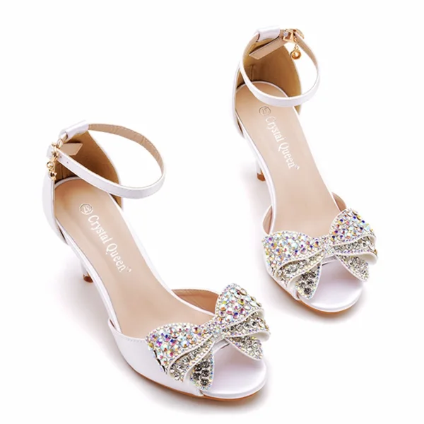 Charmant Weiß Strass Schleife Ball Sandalen Damen 2023 Knöchelriemen 7 cm Stilettos Peeptoes Sandaletten Hochhackige