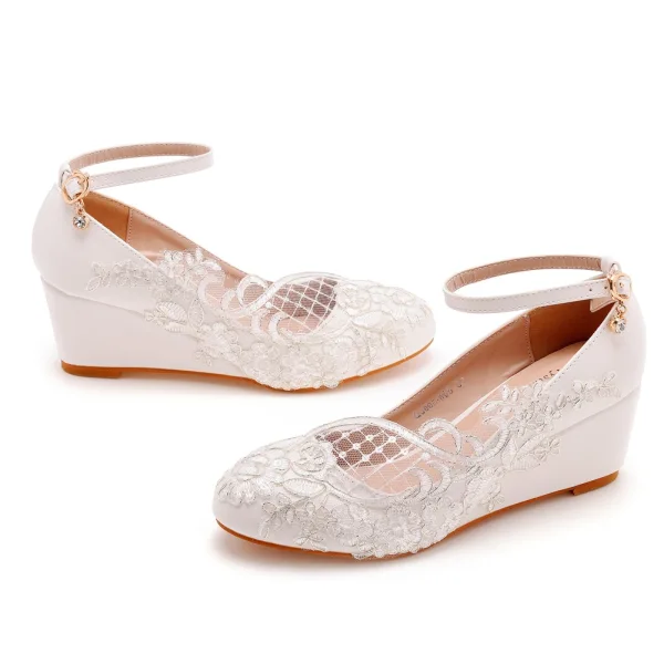 Élégant Blanche Mariage En Dentelle Fleur Chaussure De Mariée 2023 Bride Cheville 5 cm Compensées À Bout Rond Chaussure De Mariée