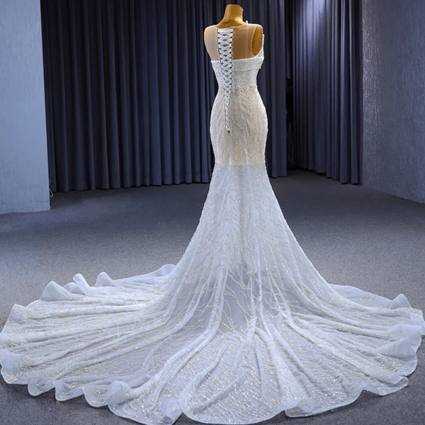 High-end Charming White Glitter Sequins Wedding Dresses 2023 Trumpet / Mermaid Scoop Neck Sleeveless Chapel Train Wedding