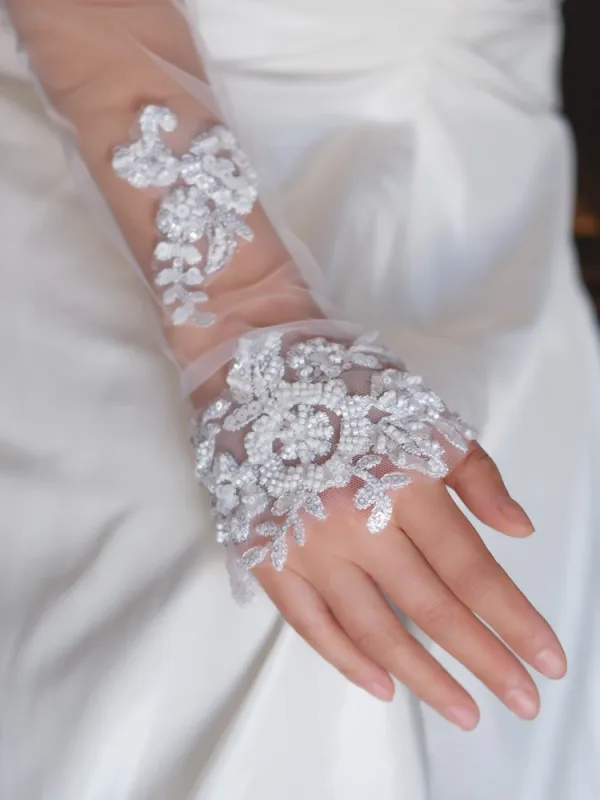Elegant Hvit Håndlaget Beading Blonder Blomst Paljetter Bryllup Brudehansker 2025