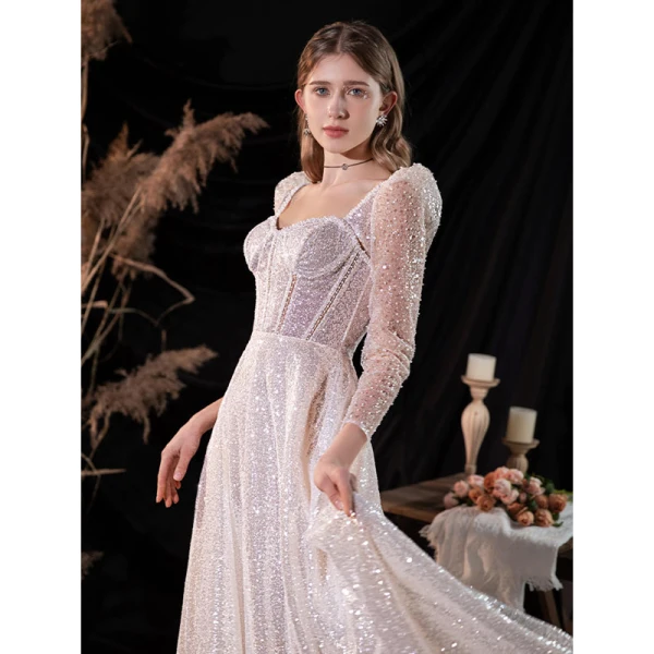 Glitzernden Luxus / Herrlich Weiß Perlenstickerei Perle Pailletten Brautkleider / Hochzeitskleider 2022 A Linie Eckiger Ausschnitt Rückenfreies Lange Ärmel Sweep / Pinsel Zug Hochzeit