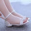 Sexy Blanche Faux Diamant Chaussure De Mariée 2023 Bride Cheville Talon Bas Peep Toes / Bout Ouvert Mariage Sandales Talons Hauts