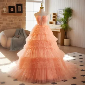 Fine Orange Beading Gripende Ruffles Ballkjoler 2025 Prinsesse Strapless Uten Ermer Ryggløse Feie Tog Ball Formelle Kjoler
