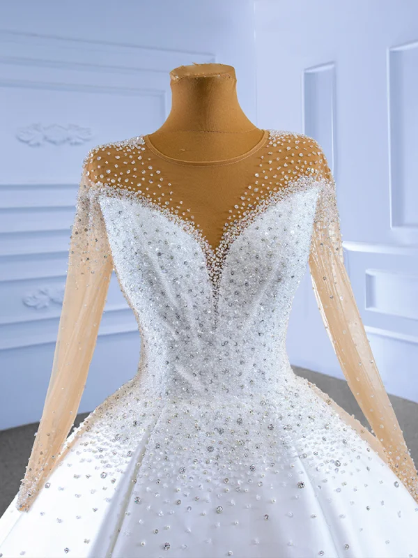Luxe Ivoire Fait main Perlage Perle Paillettes Robe De Mariée 2022 Robe Boule Encolure Dégagée Manches Longues Chapel Train Mariage