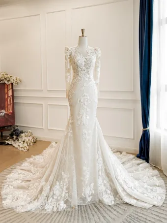 Luxury Gorgeous Champagne Handmade Sequins Lace Flower Chapel Train Wedding Dresses 2026 Trumpet Mermaid V Neck Long Sleeve
