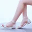 Chic / Belle Blanche En Dentelle Fleur Chaussure De Mariée 2023 Bride Cheville Talon Bas Peep Toes / Bout Ouvert Mariage Sandales Talons Hauts