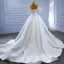 Haut de Gamme Blanche Fait main Perlage Perle Satin Robe De Mariée 2023 Trompette / Sirène De l'épaule Manches Courtes Dos Nu Royal Train Mariage