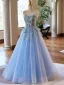 Elegante Himmelblau Spitze Blumen Ballkleider 2024 Ballkleid Spaghettiträger Ärmellos Rückenfreies Lange Tülle Ball Festliche Kleider