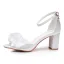 Élégant Blanche Appliques Chaussure De Mariée 2024 Bride Cheville 7 cm Talons Épais Peep Toes / Bout Ouvert Mariage Sandales Talons Hauts Chaussure De Mariée