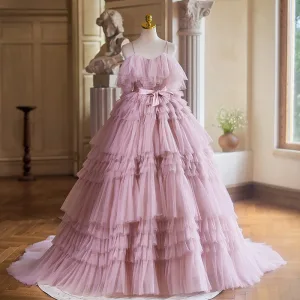 Herlig Rødmende Rosa Gripende Ruffles Ballkjoler 2024 Ballkjole Spaghettistropper Uten Ermer Ryggløse Sløyfe Sash Feie Tog Ball Formelle Kjoler