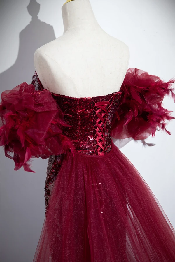 Scintillantes Bordeaux Paillettes Fendue devant Robe De Bal 2024 Trompette / Sirène De l'épaule Gonflée Manches Courtes Dos Nu Train De Balayage Soirée Robe De Ceremonie