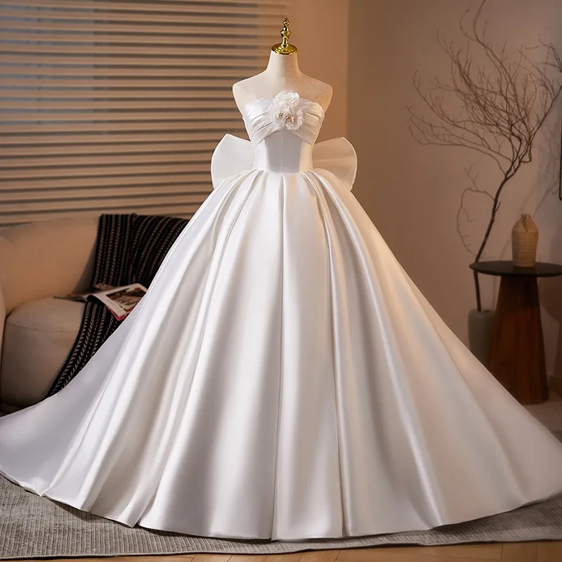 Classic White Appliques Satin Bow Wedding Dresses 2025 Ball Gown Strapless Sleeveless
